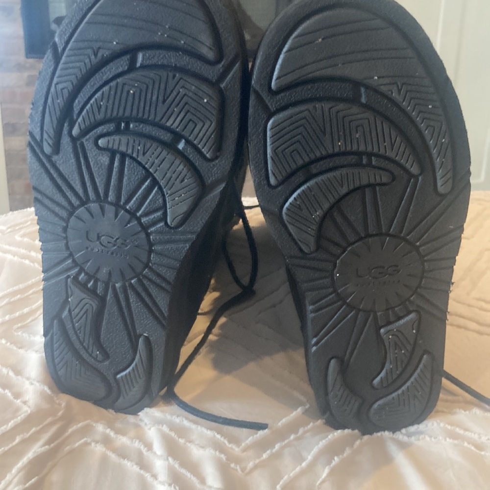 Good condition ugg boots - Picture 6 of 6